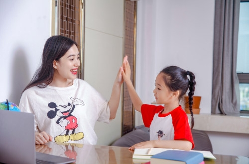 朝陽早教小程序開發見證孩子的成長